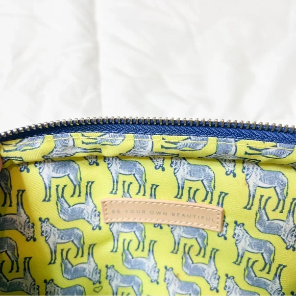Stella & Dot Blue Ikat Makeup Bag - Picture 9 of 10